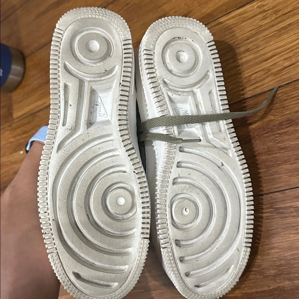 Nike Women's Air Force 1 Sage Low sneakers 7 US - Picture 6 of 6